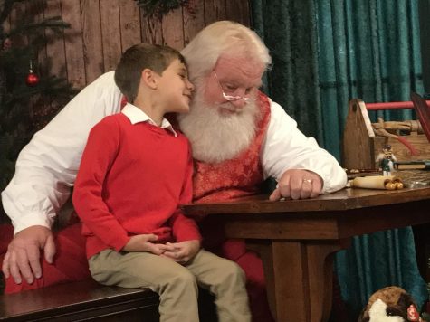 The Santa Experience of Southern Illinois brings Saint Nick to life for children