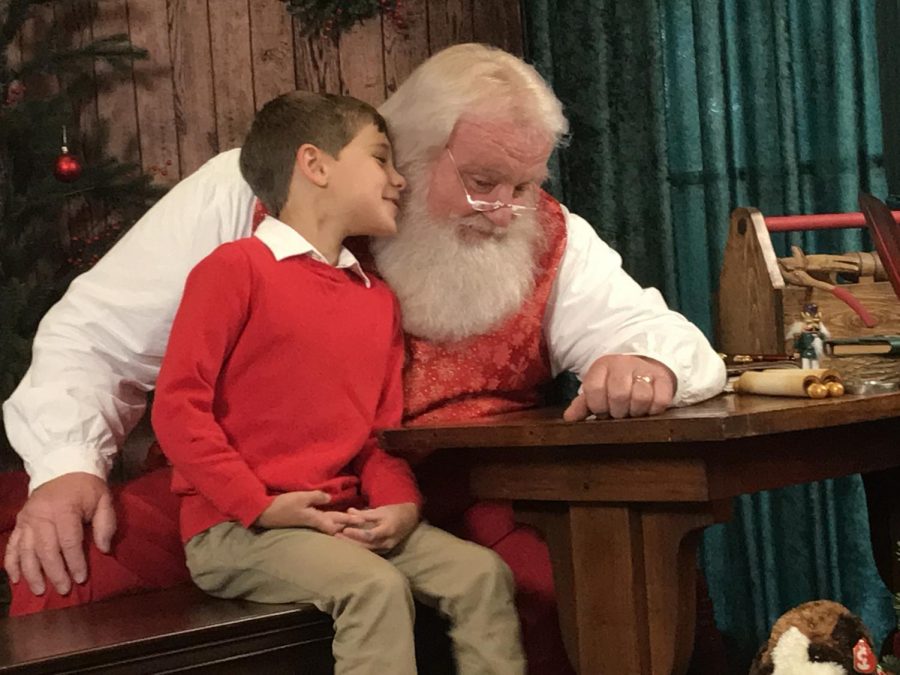 The+Santa+Experience+of+Southern+Illinois+brings+Saint+Nick+to+life+for+children