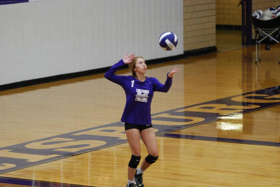 Sophomore Kinzleigh Smothers serving the ball against the Benton Rangerettes in the JV game Sept. 8.