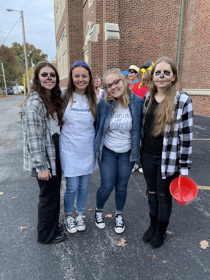 Juniors Bella Capuzzo Shelby Brantley, Baily Cook and Paige Potts trick or treated together. Potts is a member of the Key Club Board of Directors. 