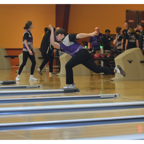 Evan McDermott bowls against Carbondale Jan. 12. 