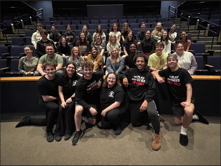 The students take a picture with the alumni HHS students that are in the show. Photo by Hannah Drake.